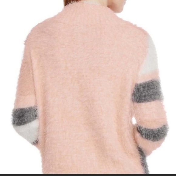 VINCE CAMUTO Pink Gray White EYELASH Geometric Mock Turtleneck Sweater Sz S - Picture 3 of 13